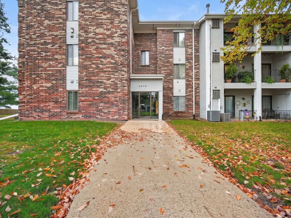 4805 86th Street, Unit 34, Urbandale, IA 50322