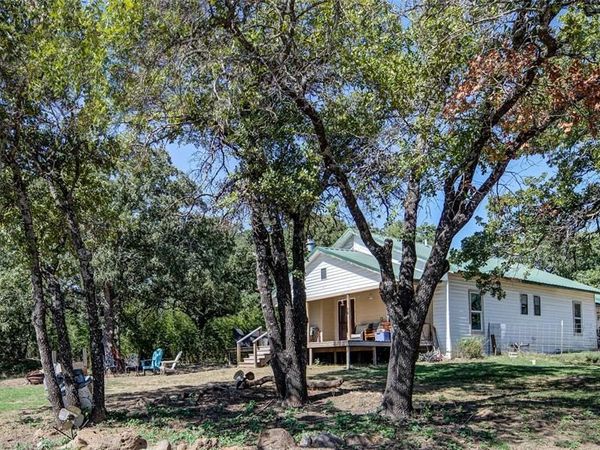 2483 Fruitland Road, Sunset, TX 76270
