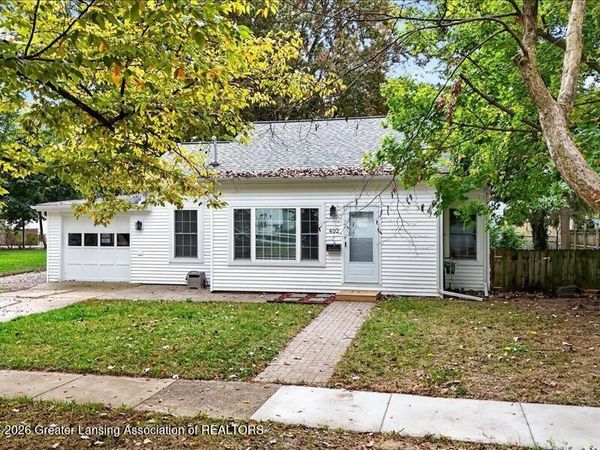 402 E Buchanan Street, St. Johns, MI 48879