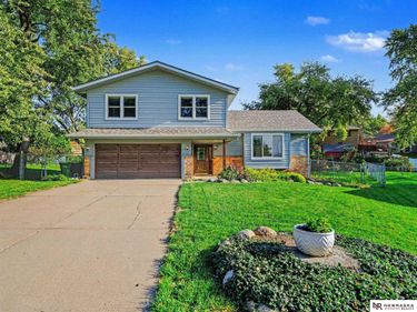 203 Sandi Court, Bellevue, NE 68005