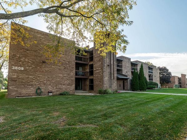 3609 N Tucker PLACE, Unit 202, Milwaukee, WI 53222