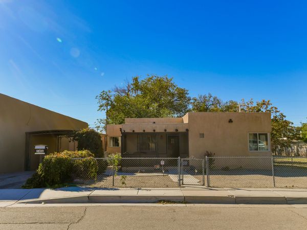2406 Lilac Drive NW, Albuquerque, NM 87104