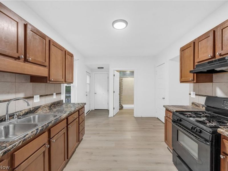 4201 W 39th Street, Cleveland, OH 44109 Photo 5