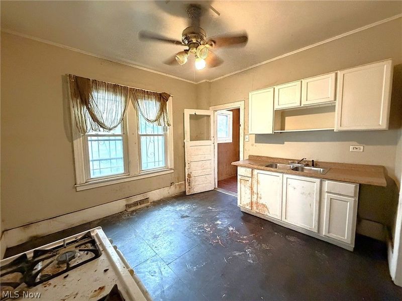 7107 Lawn Avenue, Cleveland, OH 44102 Photo 7