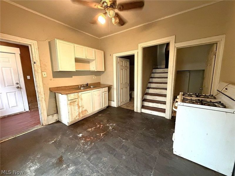 7107 Lawn Avenue, Cleveland, OH 44102 Photo 9