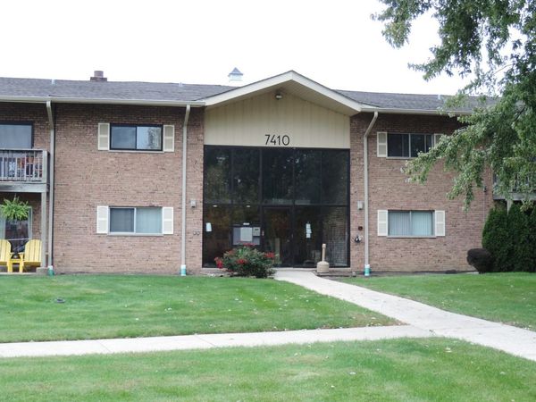 7410 Brookdale Drive , Unit 4-113, Darien, IL 60561