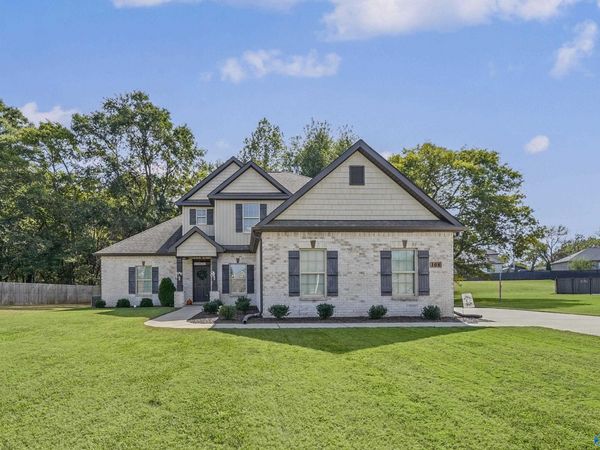 108 Ivy Meadow Circle, Hazel Green, AL 35750