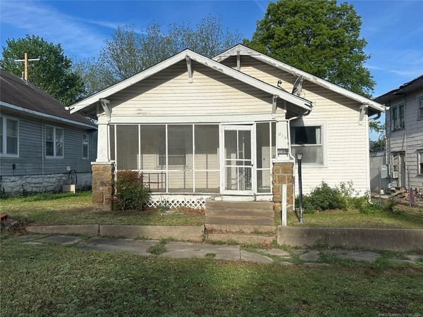814 S Severs Street , Okmulgee, OK 74447