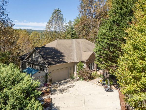 111 Cub Run , Flat Rock, NC 28739