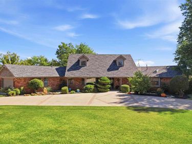 7528 NW Stonegate Dr, Lawton, OK 73505
