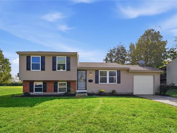 131 Lexington Farm Road, Englewood, OH 45322
