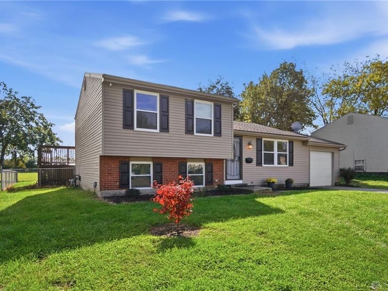 131 Lexington Farm Road, Englewood, OH 45322 Photo 2