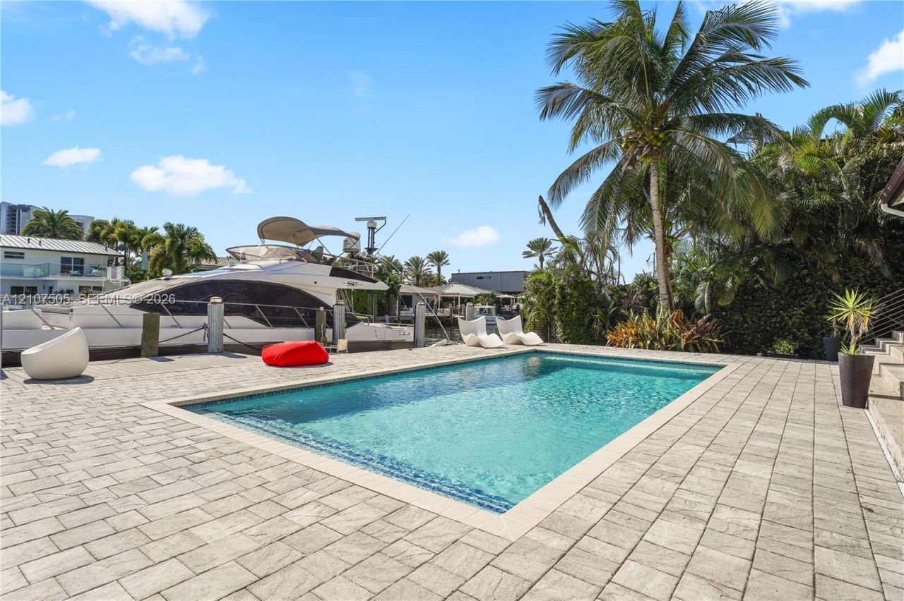 1932 NE 118th Rd , North Miami, FL 33181 Photo