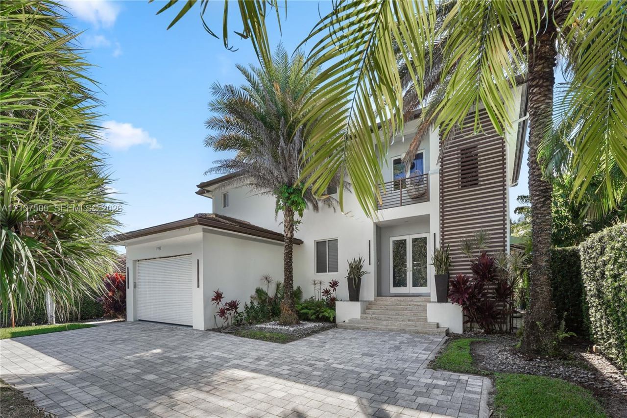 1932 NE 118th Rd , North Miami, FL 33181 Photo