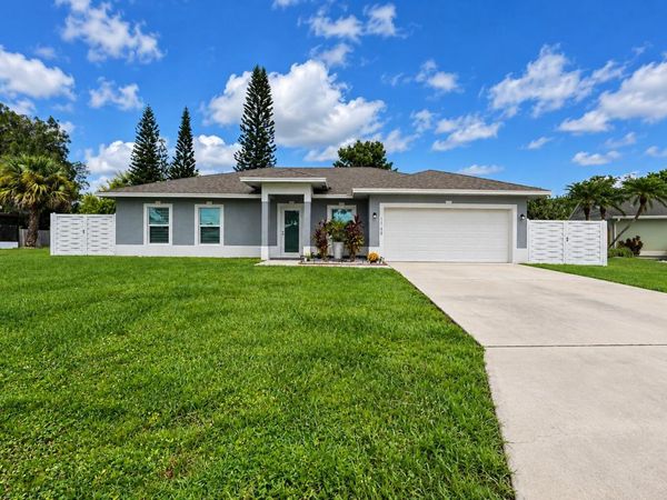 1749 SE Vesthaven Court, Port St. Lucie, FL 34952