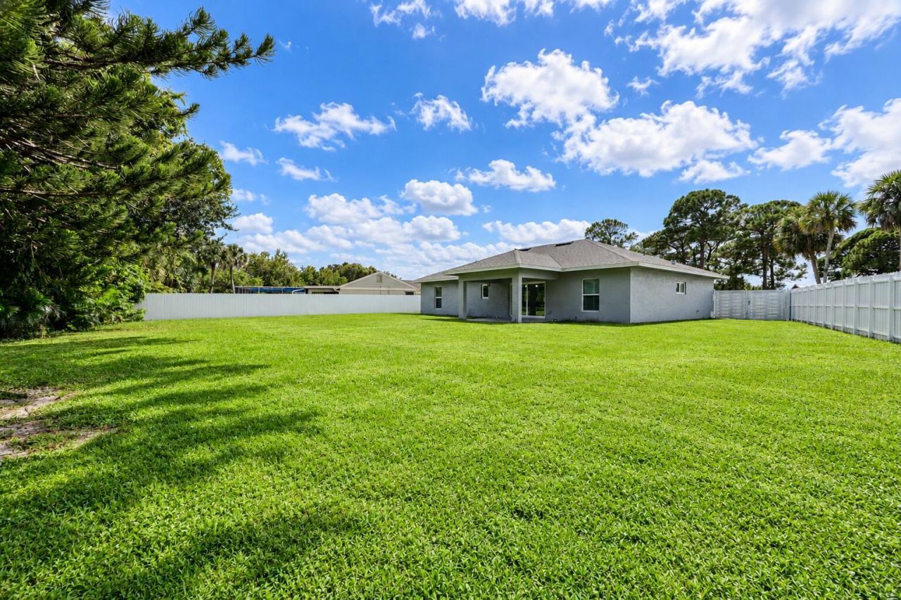 1749 SE Vesthaven Court, Port Saint Lucie, FL 34952 Photo