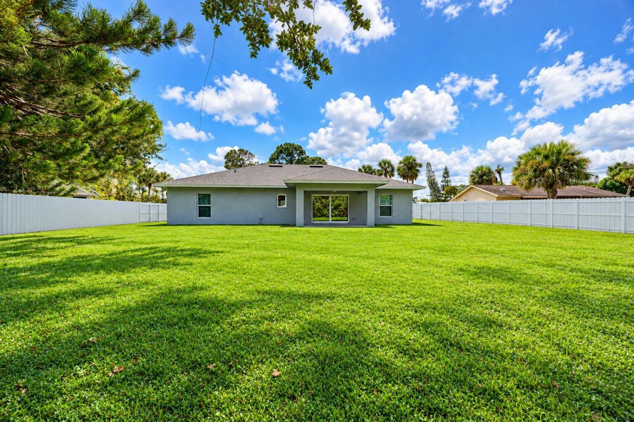 1749 SE Vesthaven Court, Port Saint Lucie, FL 34952 Photo