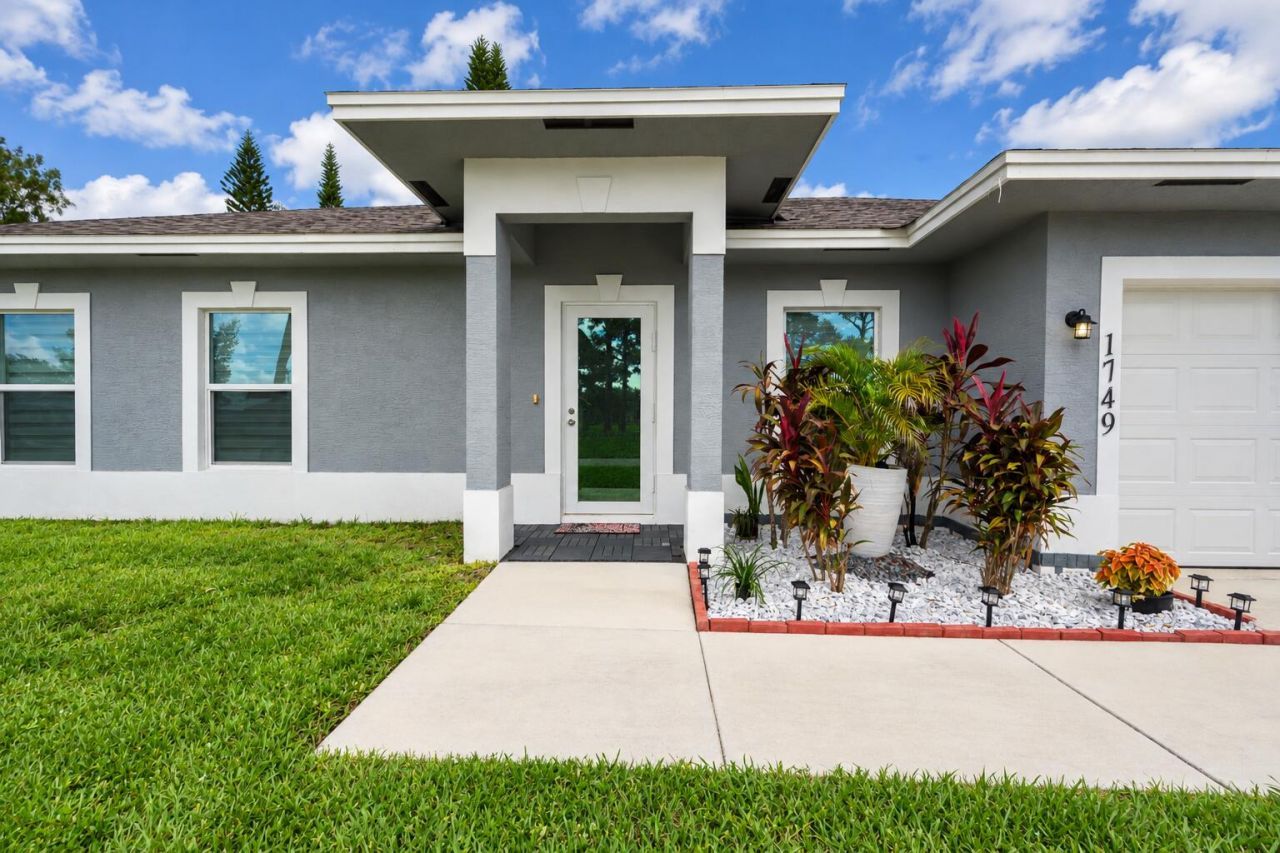 1749 SE Vesthaven Court, Port Saint Lucie, FL 34952 Photo