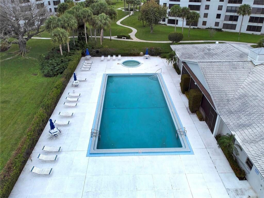 3516 Whitehall Drive, Unit 106, West Palm Beach, FL 33401 Photo