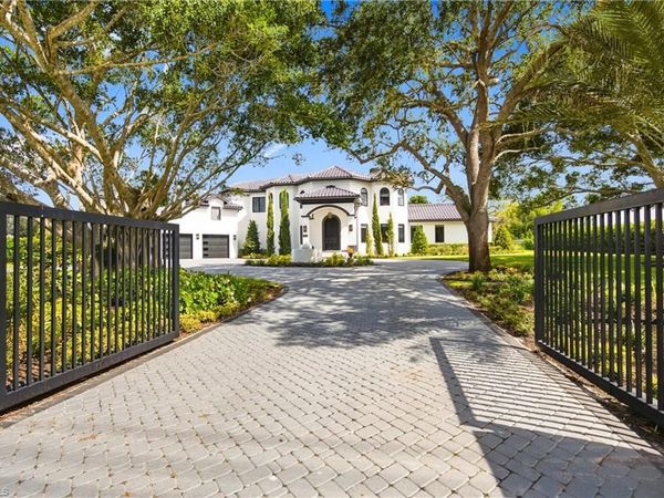 540 Ridge DR , NAPLES, FL 34109