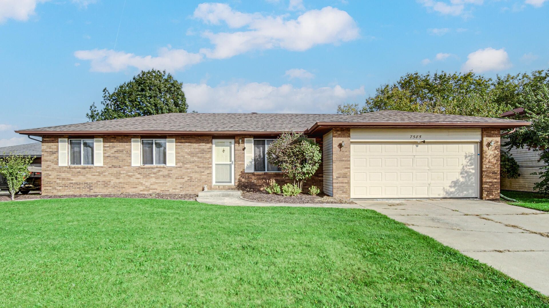 7585 Wright Street, Merrillville, IN 46410 Main Photo