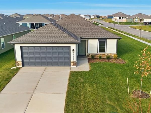 20373 W 195th Street, Spring Hill, KS 66083