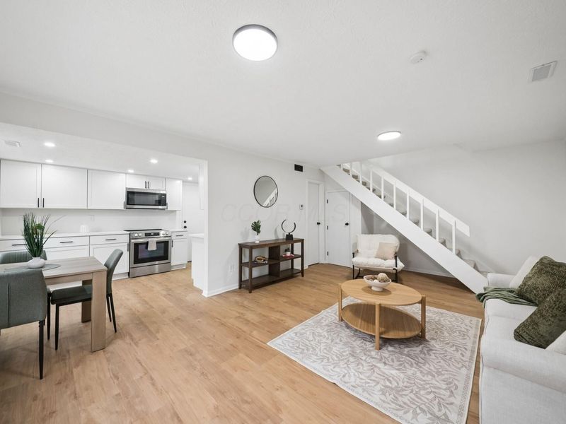 2464 Natchez Drive , Unit B, Columbus, OH 43209 Photo 4