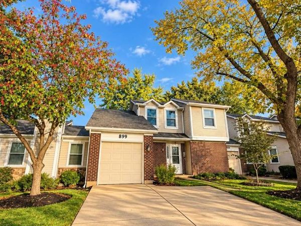 899 Colony Lake Drive, Schaumburg, IL 60194