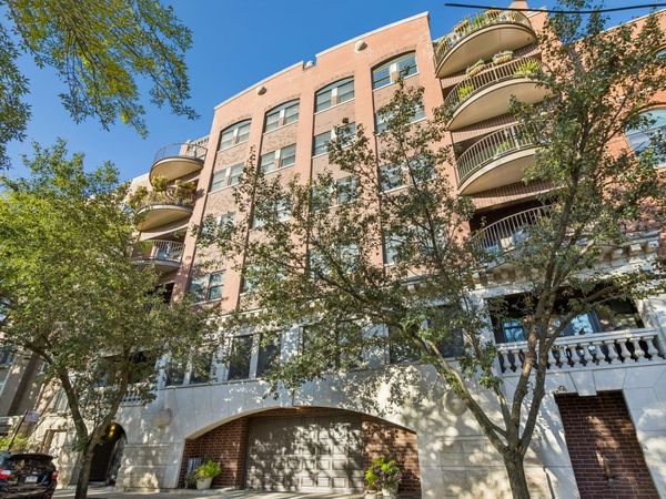 1426 N ORLEANS Street, Unit 202, Chicago, IL 60610