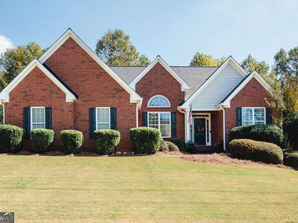 341 Prestwick Drive, Hoschton, GA 30548