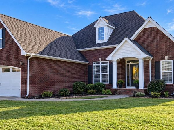 724 Cavalier Dr , Clarksville, TN 37040