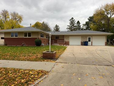 904 20th Street N, Moorhead, MN 56560