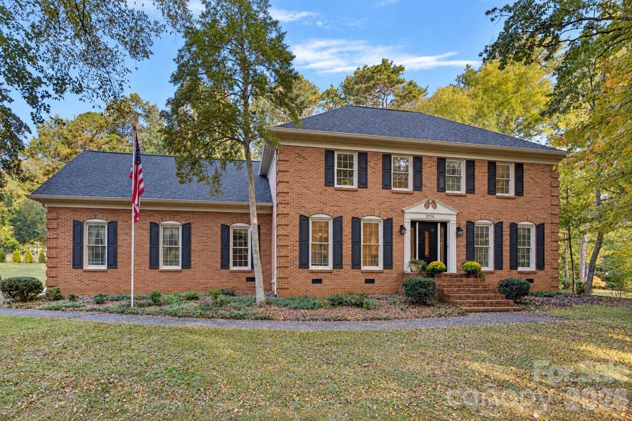 2716 Oldenway Drive , Charlotte, NC 28269 Main Photo