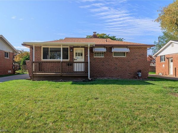 6392 Lockhaven Drive , Brook Park, OH 44142