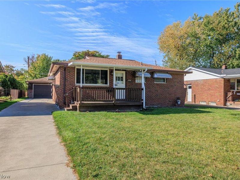 6392 Lockhaven Drive, Brook Park, OH 44142 Photo 2
