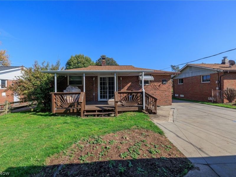6392 Lockhaven Drive, Brook Park, OH 44142 Photo 6