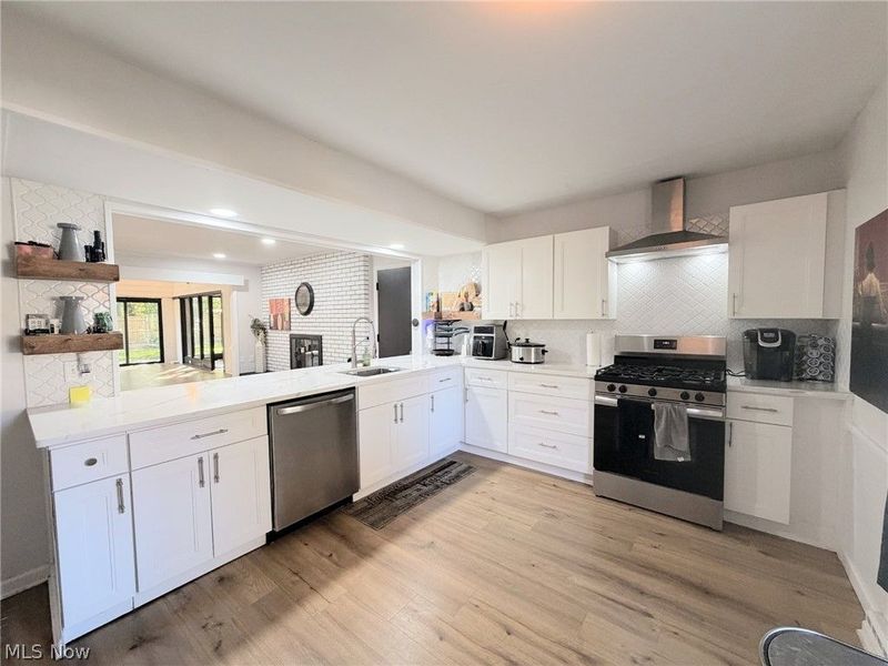 607 Castle Boulevard, Akron, OH 44313 Photo 9