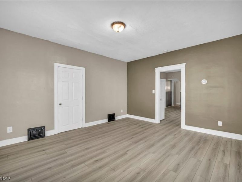 3658 E 55th Street, Cleveland, OH 44105 Photo 11
