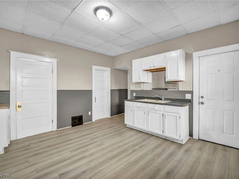 3658 E 55th Street, Cleveland, OH 44105 Photo 12