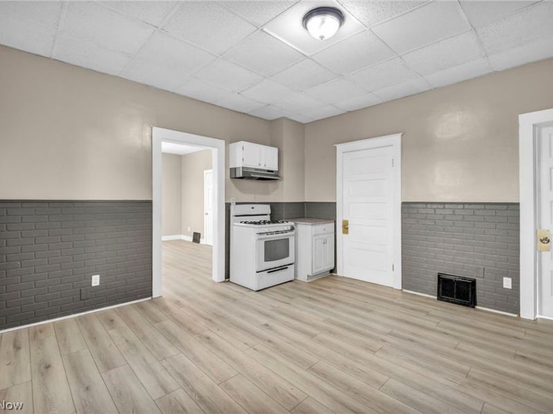 3658 E 55th Street, Cleveland, OH 44105 Photo 13