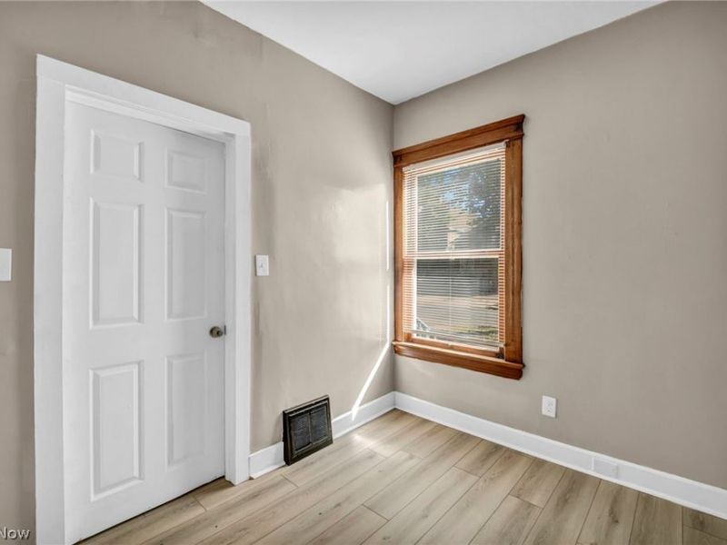 3658 E 55th Street, Cleveland, OH 44105 Photo 17