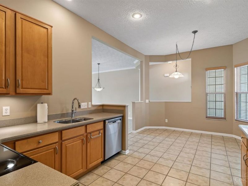 3664 Aston Woods Drive, Miami Township, OH 45002 Photo 16