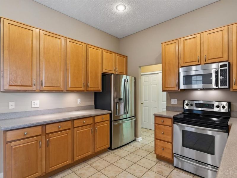 3664 Aston Woods Drive, Miami Township, OH 45002 Photo 17