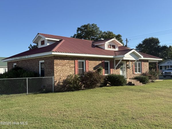 109 E Church Street , Calypso, NC 28325