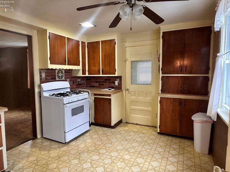 1026 Hazel Street, Fremont, OH 43420 Photo 12