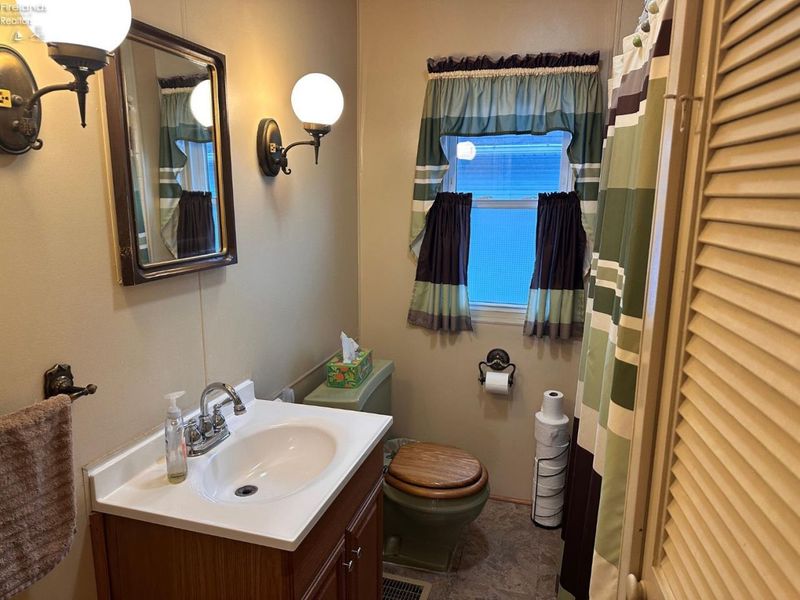 1026 Hazel Street, Fremont, OH 43420 Photo 13