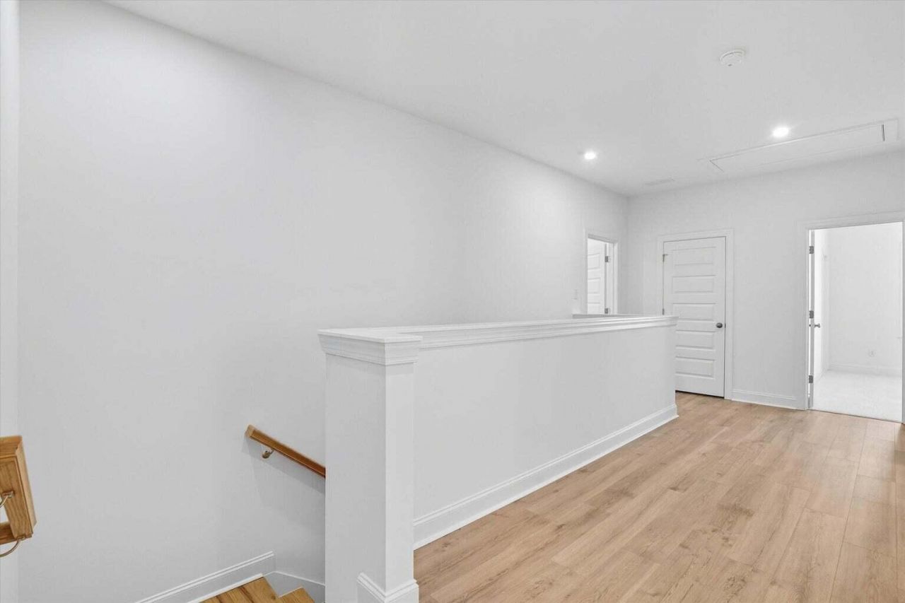 536 Hayes Park Boulevard Photo 18
