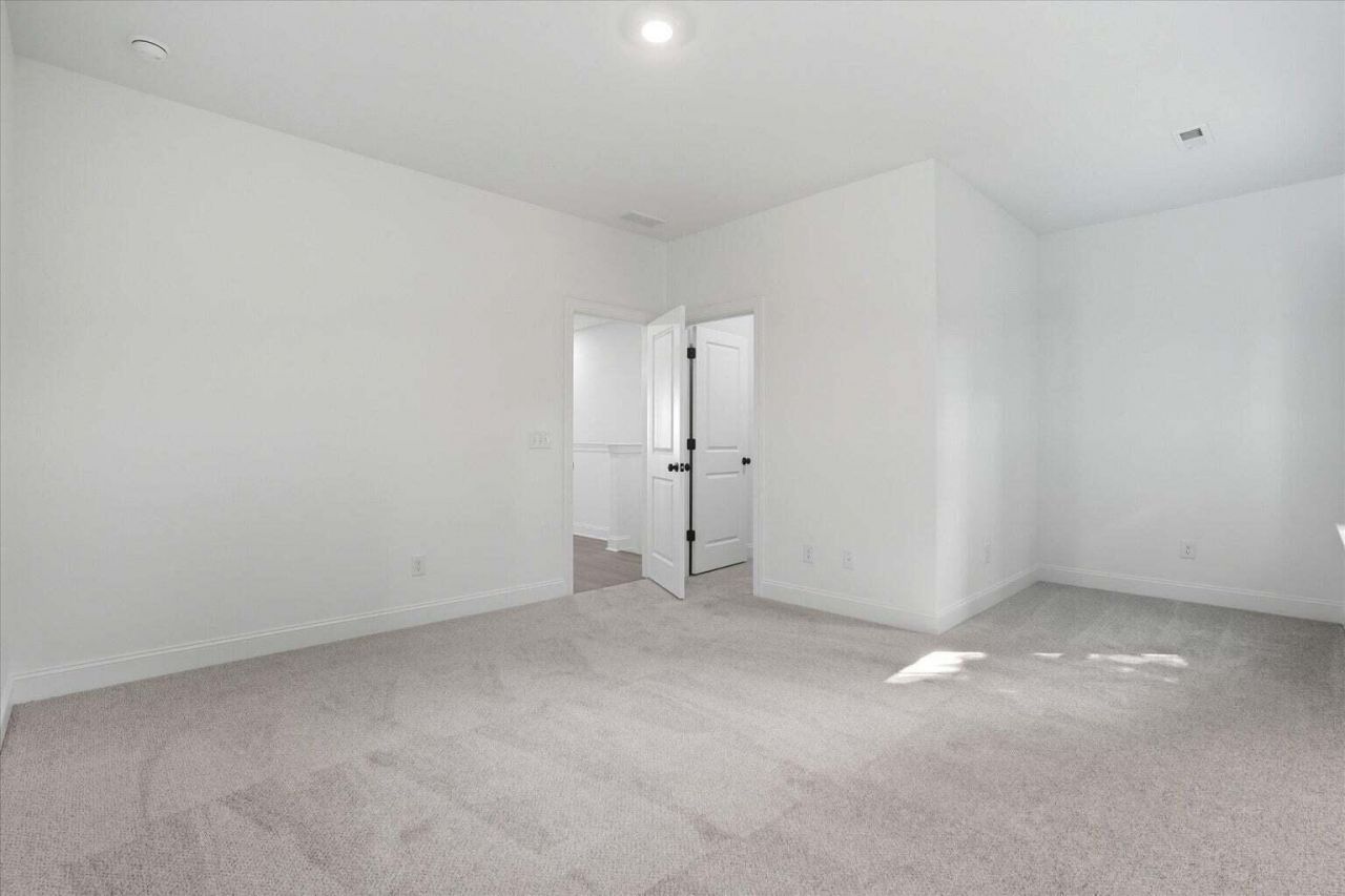 532 Hayes Park Boulevard Photo 22