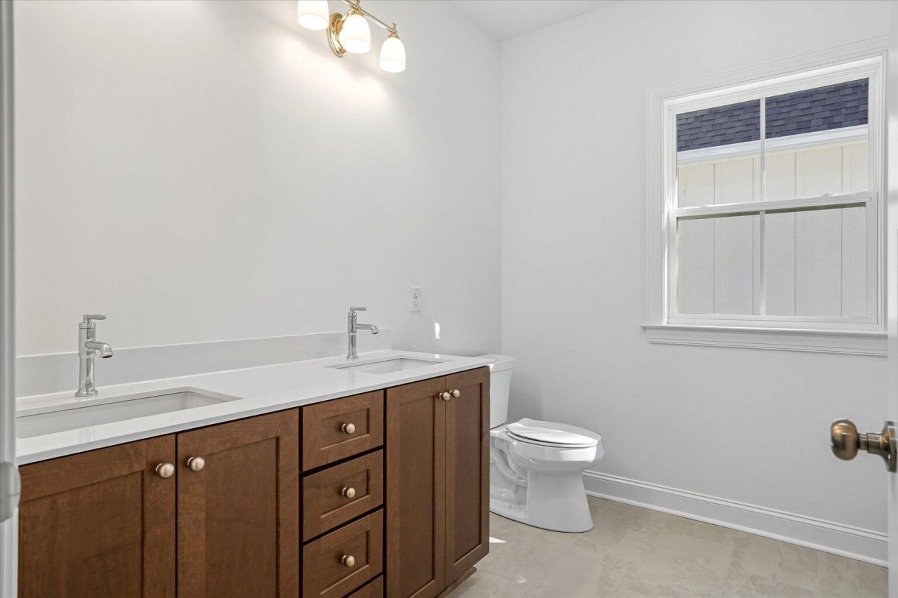 532 Hayes Park Boulevard Photo 35