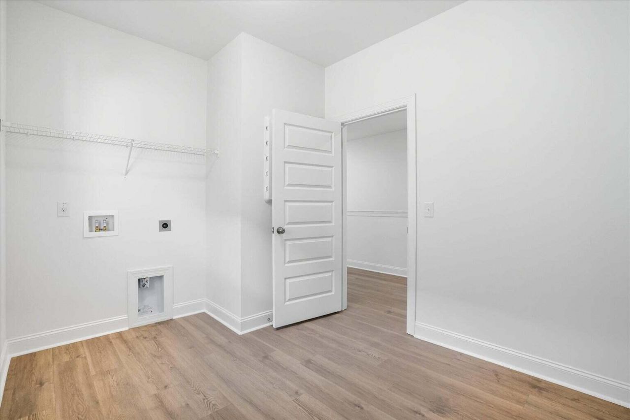 532 Hayes Park Boulevard Photo 41